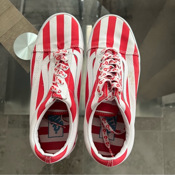 Vans & Where’s Waldo Collab Sneakers, Red & White in Size 7.5M - Picture 4 of 14